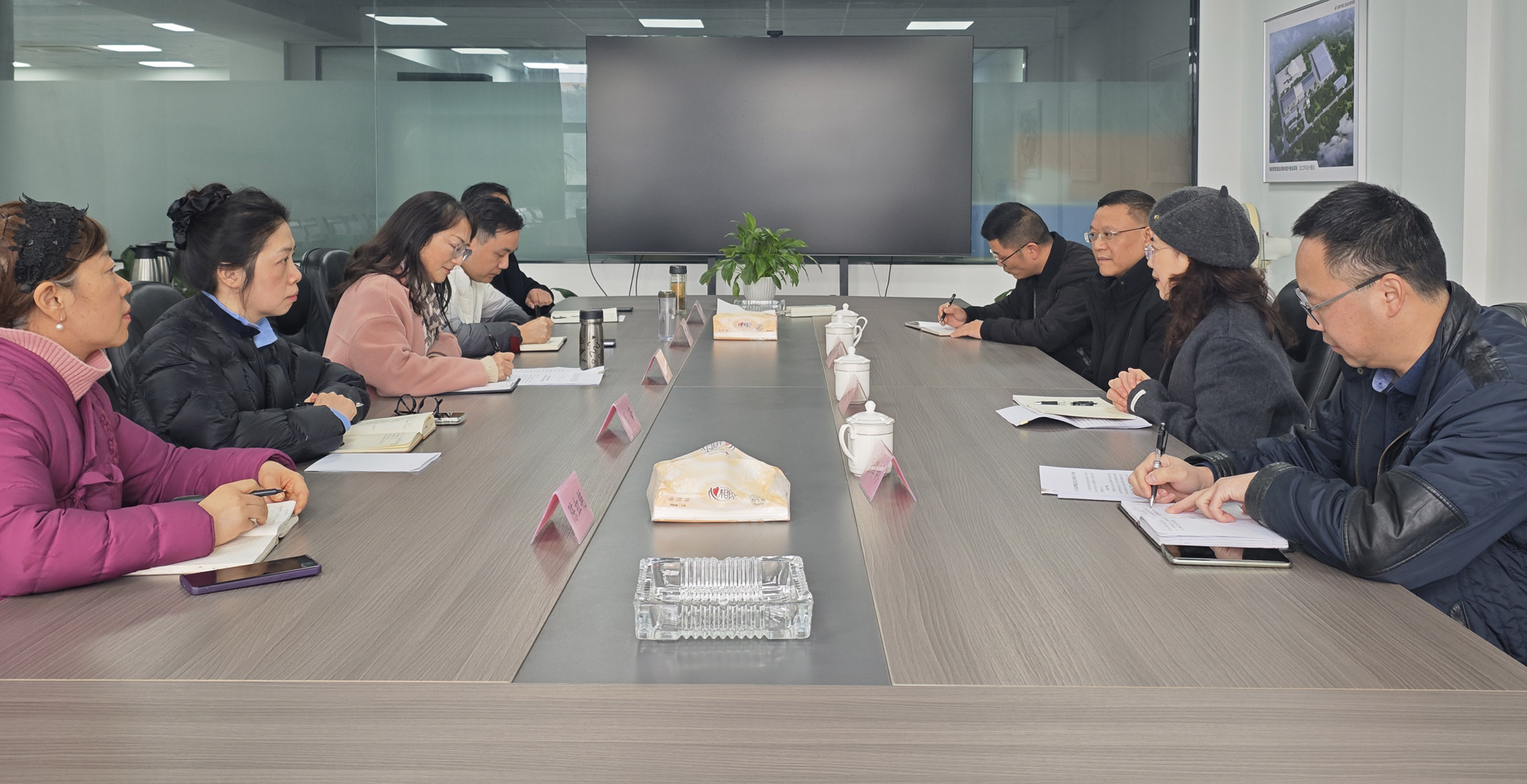 自貢市委編辦副主任陳慧娟、市經(jīng)信局副局長(zhǎng)蘭波一行到輕工院調(diào)研